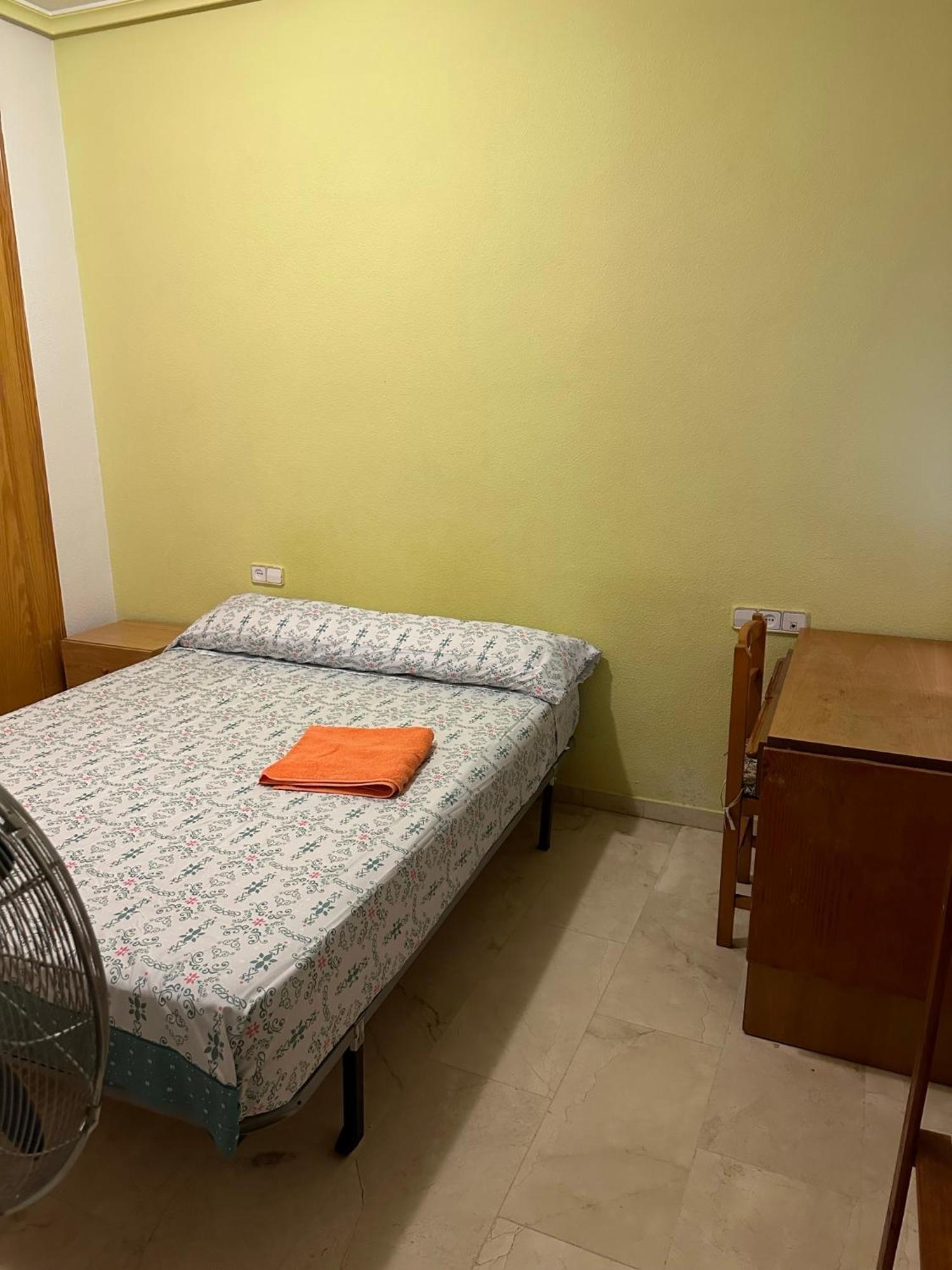 Economic Private Room In Center Of Гранада Екстер'єр фото